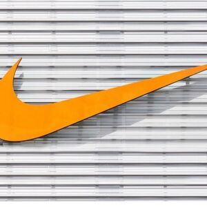 Nike Women’s Mystery Box!! Size Medium!!